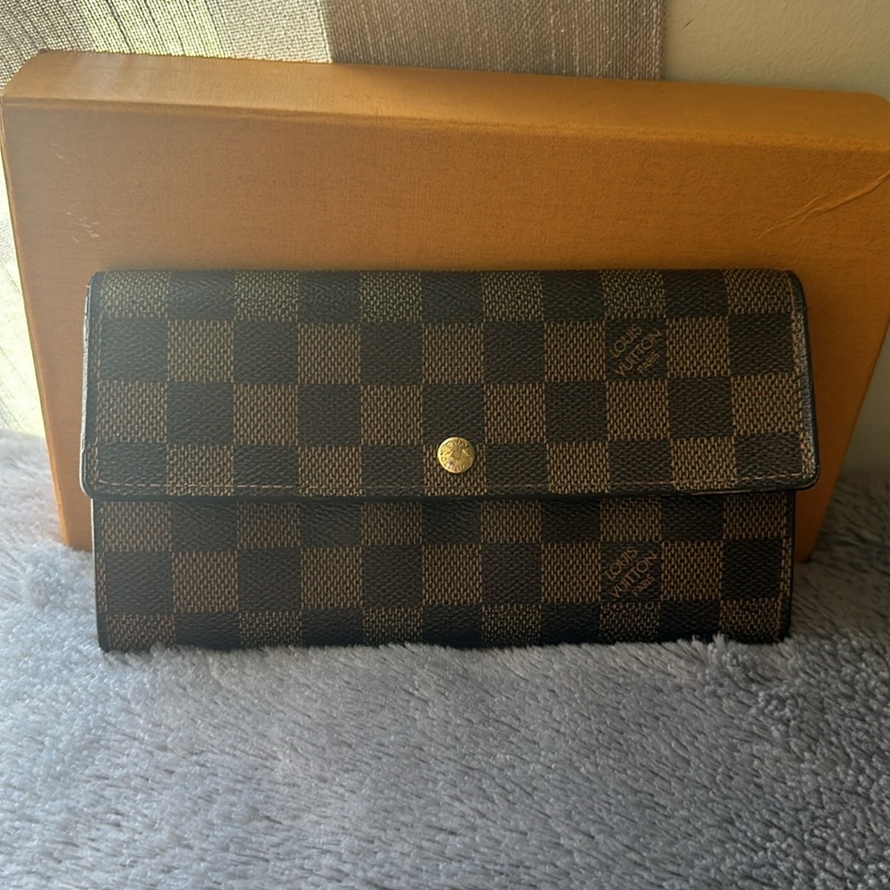 Louis Vuitton Damier Ebene Sarah wallet